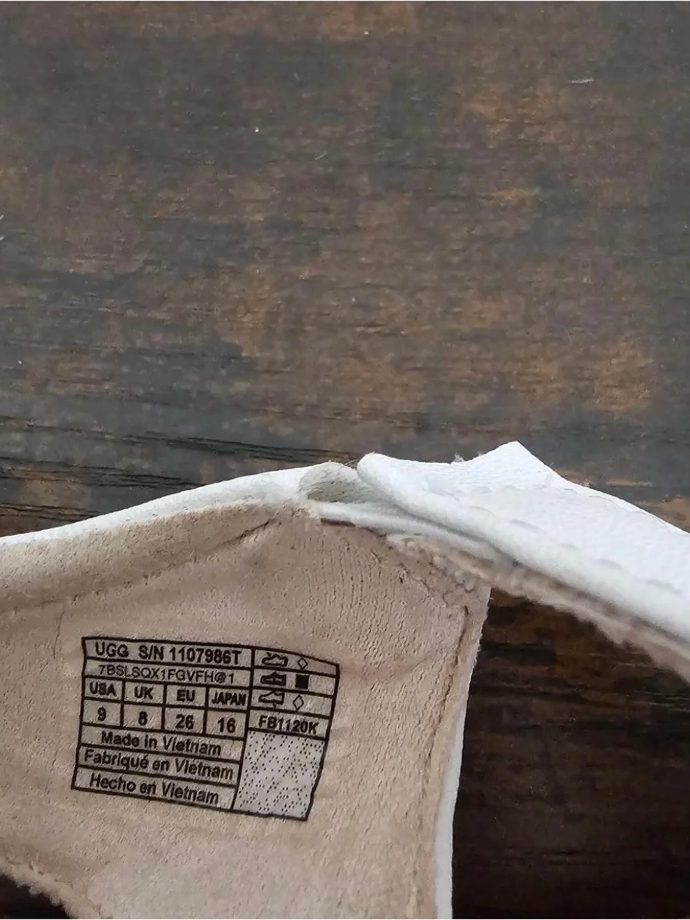 UGG children white